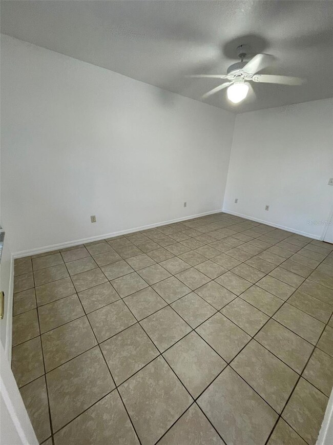 436 Washington Palm Loop unit B, Davenport, FL 33897 - photo 4