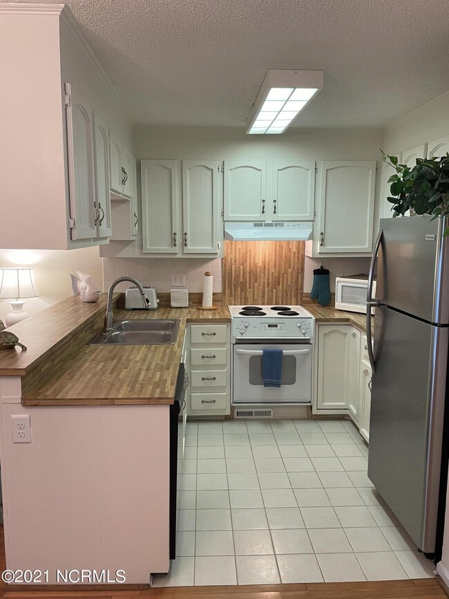 902 Carolina Beach Ave N unit 2B, Carolina Beach, NC 28428 - photo 6