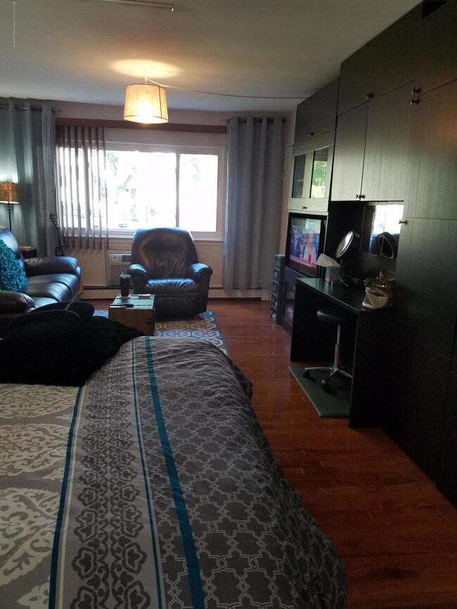 18A Juniper Ln, Eatontown, NJ 07724 - photo 4