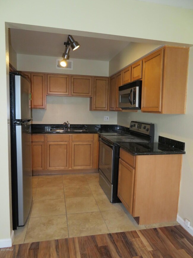 129TL Kitchen