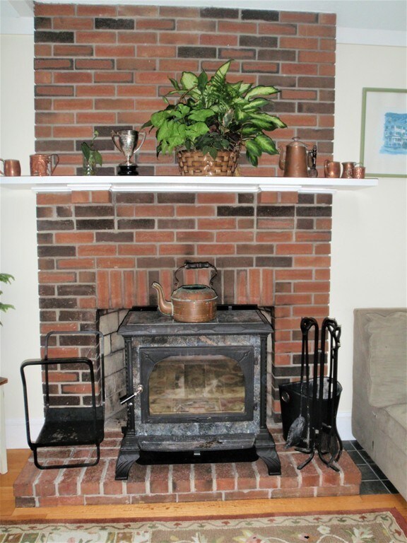 477 Bullard St, Holden, MA 01520 - photo 3