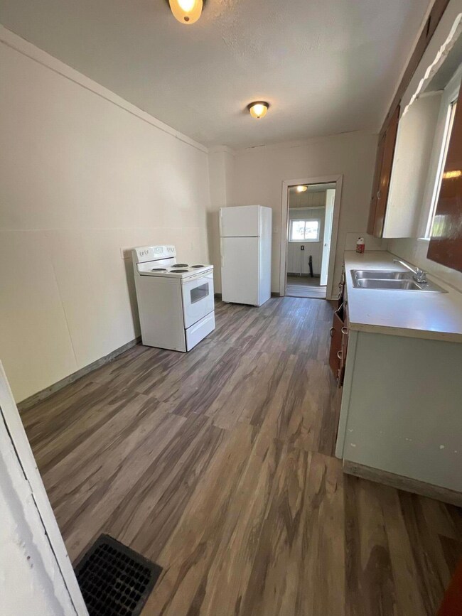 213 Blaine Ave, Marion, OH 43302 - photo 6