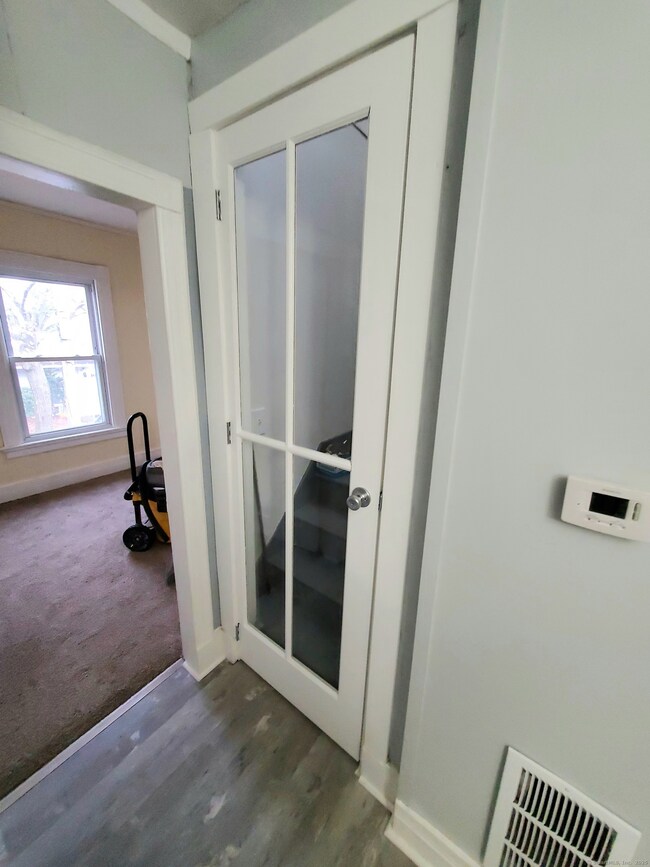 402 Huntington St, New Haven, CT 06511 - photo 3