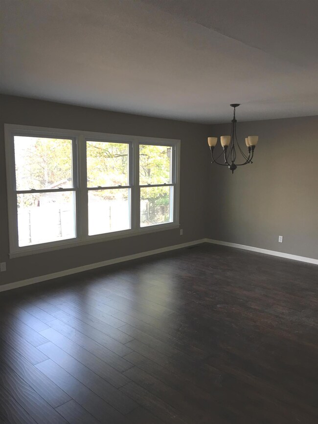 303 Oakdale St, Manchester, TN 37355 - photo 7