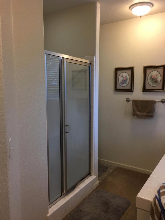 6798 E Michigan Ave, Fresno, CA 93727 - photo 4