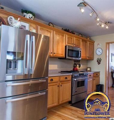 805 SE 44th St, Topeka, KS 66609 - photo 4