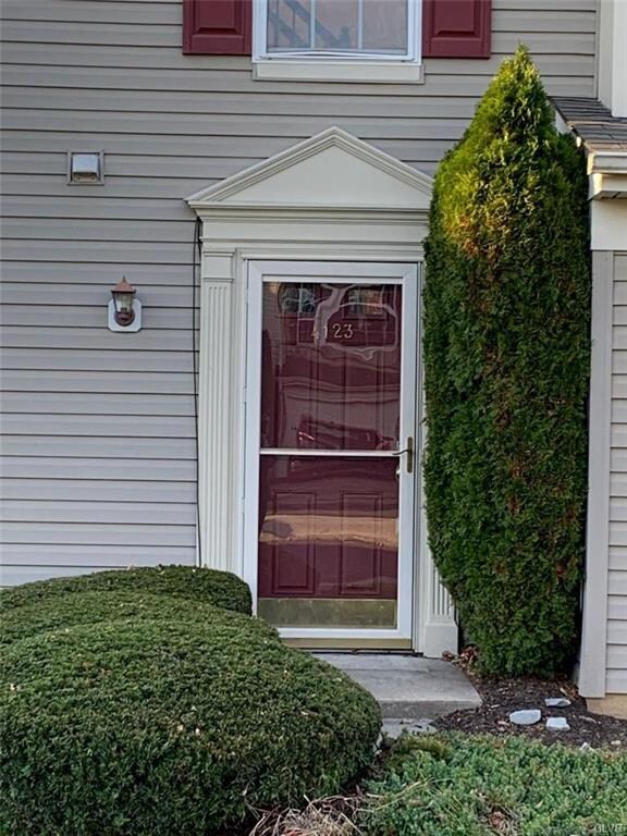 4123 Huckleberry Dr, Center Valley, PA 18034 - photo 2