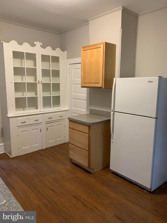 135 Walnut St unit 1ST FLOOR, Jenkintown, PA 19046 - photo 4