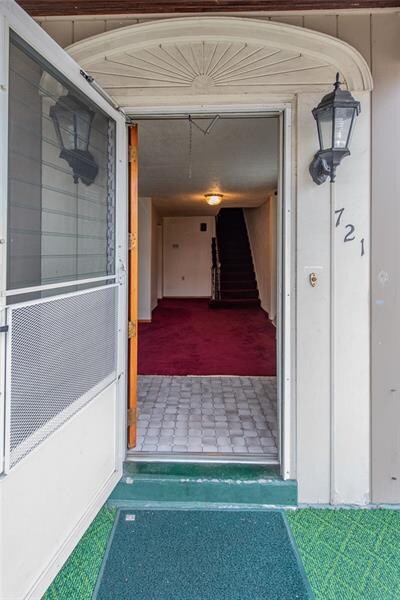 Come on in! Lovely Foyer Entrance!