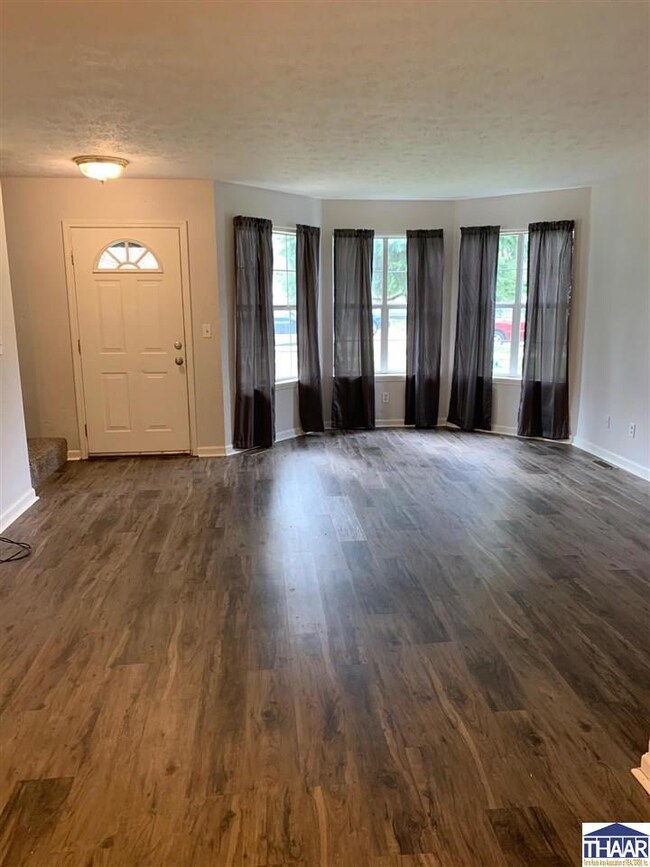 2428 Dillman St, Terre Haute, IN 47802 - photo 2