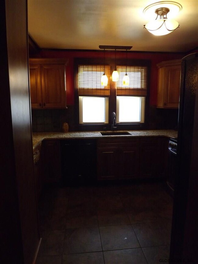 37 Osborne Rd, Albany, NY 12205 - photo 6