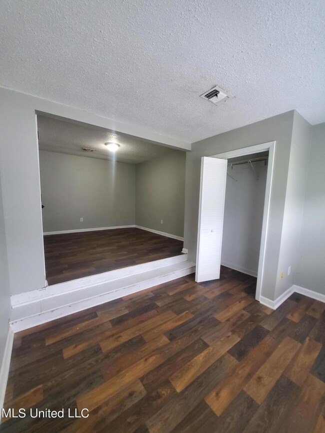 Crestview Bedroom 1 ..