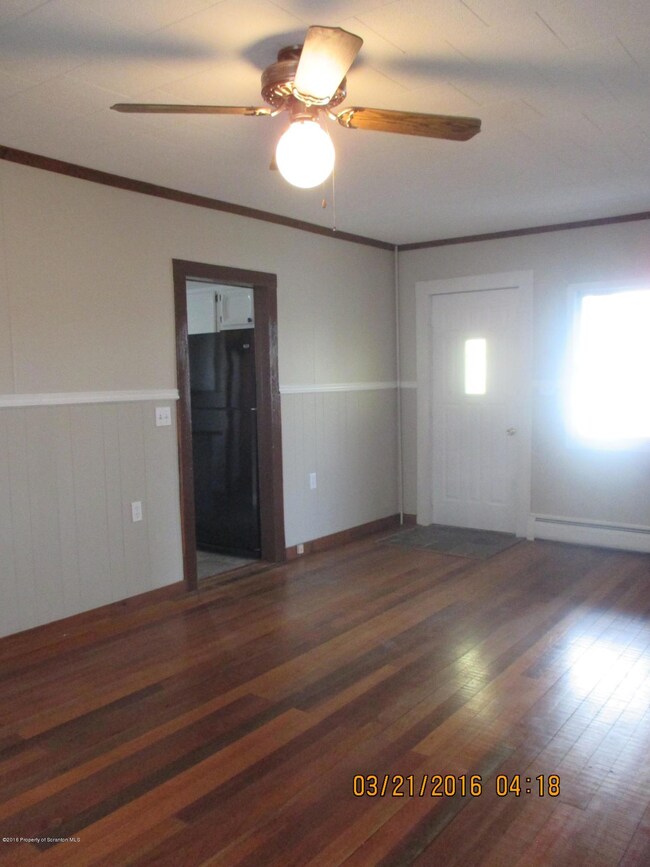 465 N Main St, Taylor, PA 18517 - photo 5