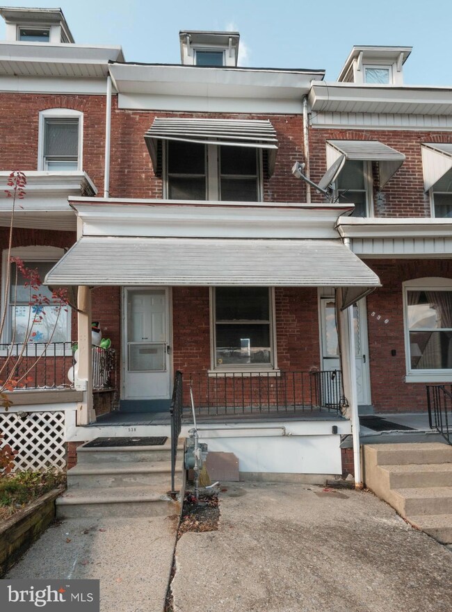 538 S 18 1 2 St, Reading, PA 19606 - photo 2