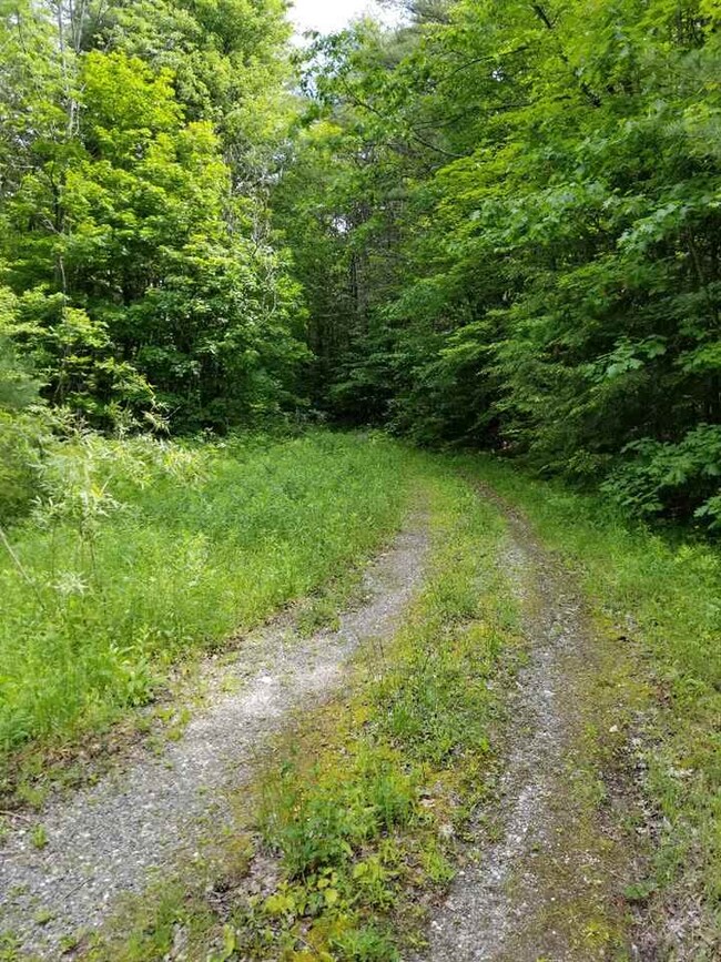 657 Winter St, Claremont, NH 03743 - photo 2