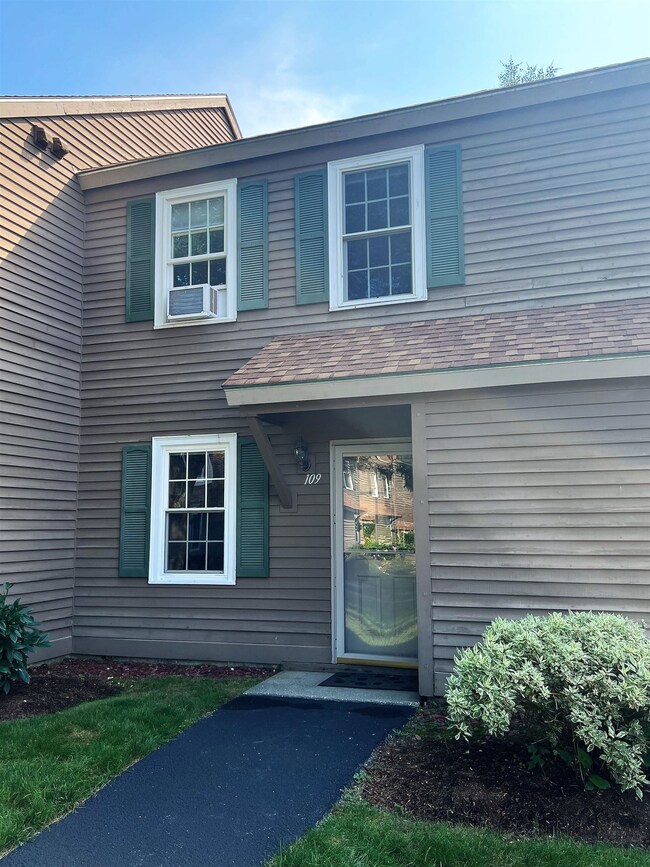 109 Hayes Ave, South Burlington, VT 05403 - photo 2