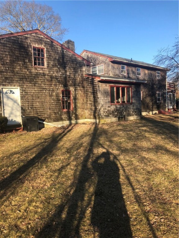 10 Sunset Ave, Saunderstown, RI 02874 - photo 4