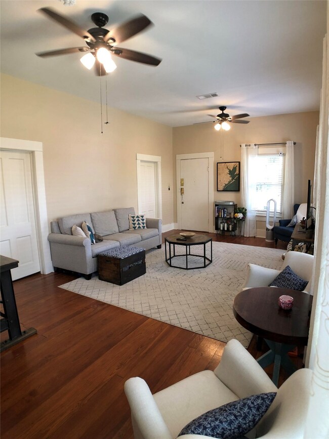 934 Cortlandt St, Houston, TX 77008 - photo 4