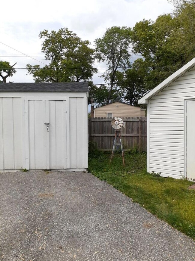 2904 W 39th Place, Gary, IN 46408 - photo 4