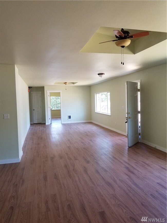 8608 Deodar Ct SE, Yelm, WA 98597 - photo 4