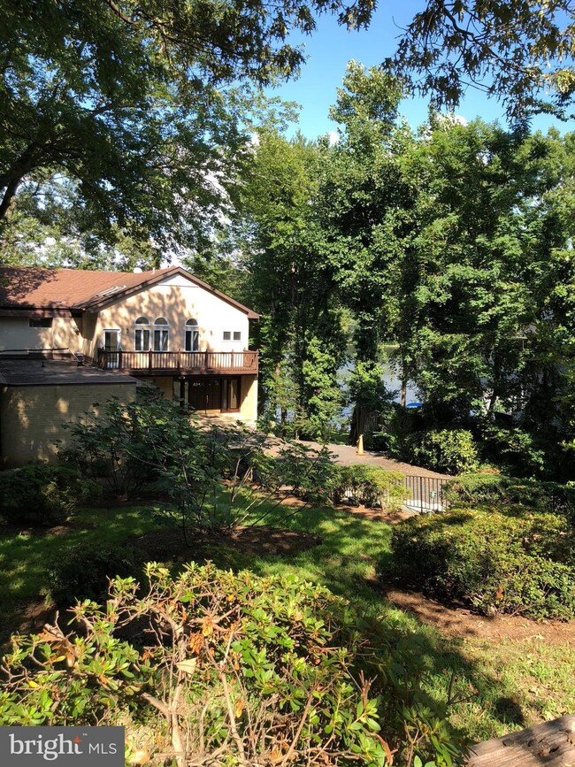 6220 Lakeview Dr, Falls Church, VA 22041 - photo 6