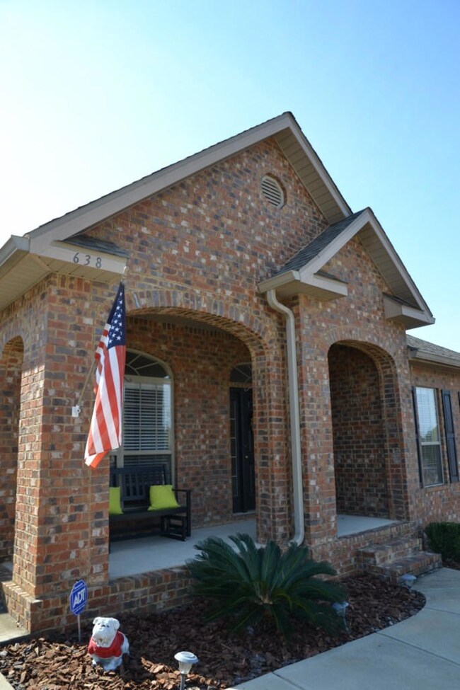 638 Red Fern Rd 03 Entry