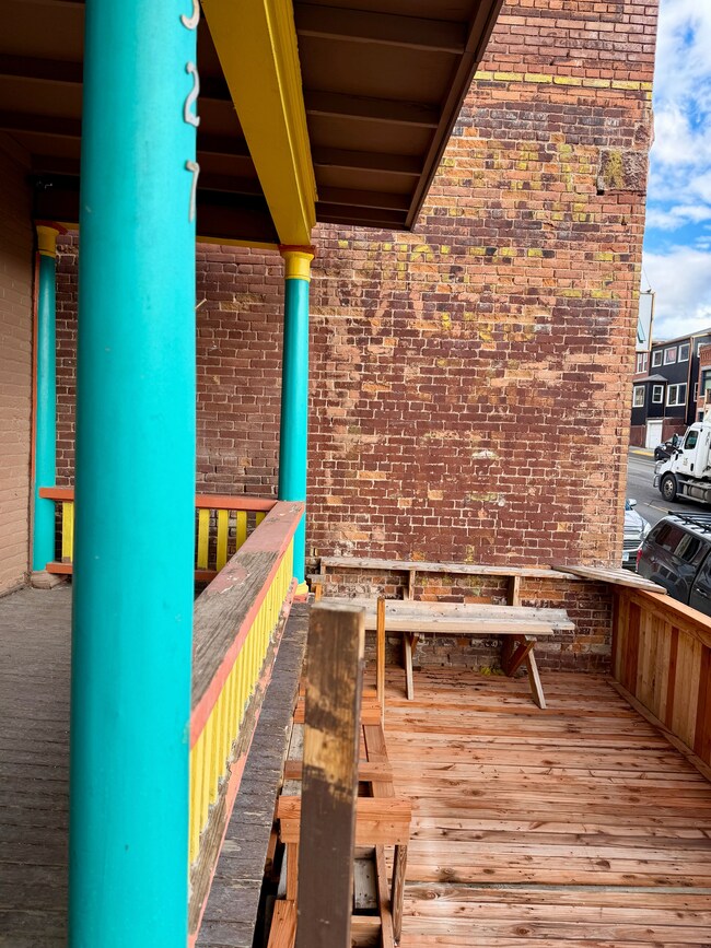 527 W Park St, Butte, MT 59701 - photo 2