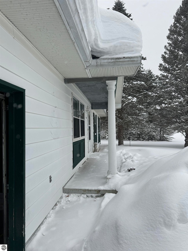 515 Thumb Lake Rd, Vanderbilt, MI 49795 - photo 3