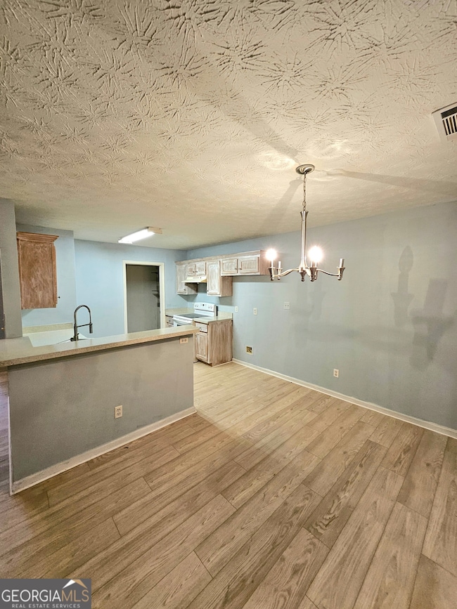 136 Henry Burch Dr, Griffin, GA 30223 - photo 4