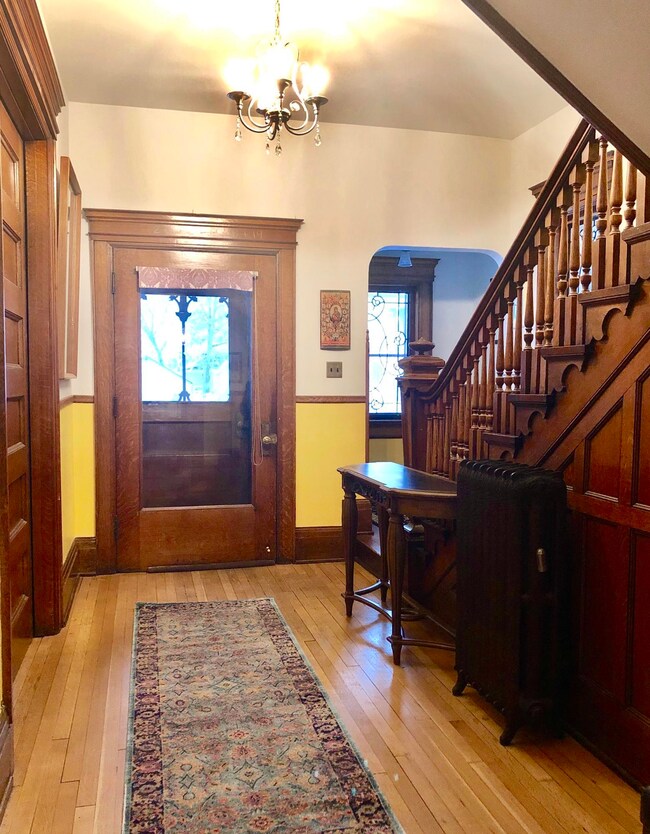 FOYER 2