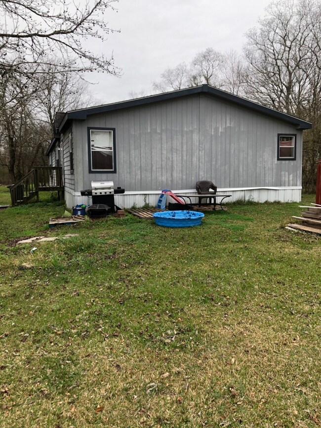 4201 S Meadows Dr, Alvin, TX 77511 - photo 4