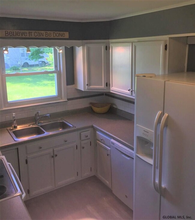 47 Wilkins Ave, Albany, NY 12205 - photo 6