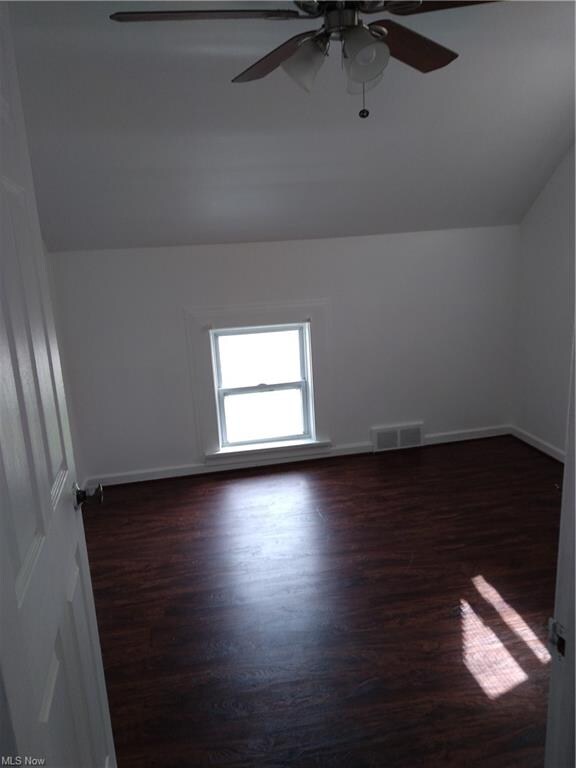 2nd upstair bedroom