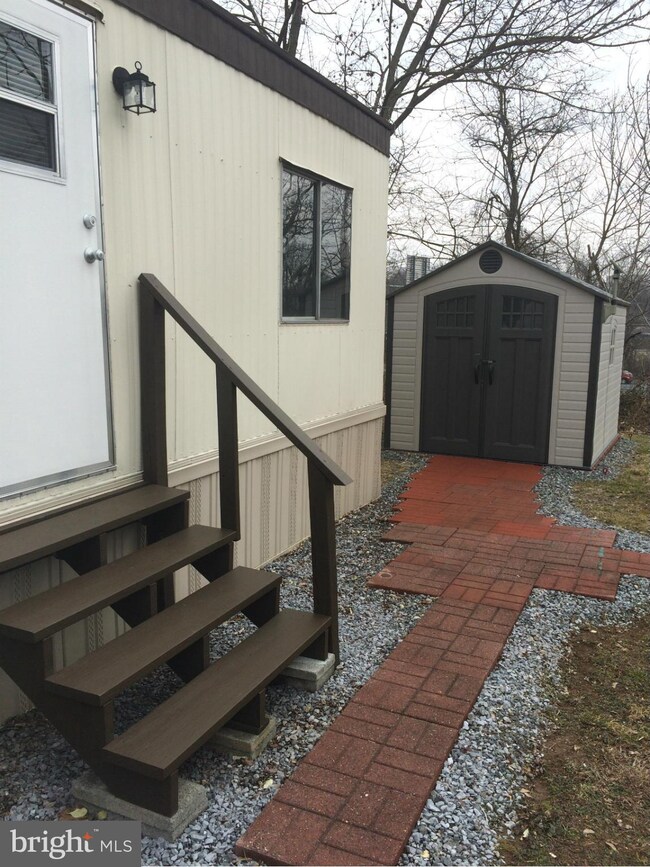 11313 Lakeside Dr unit 25, Hagerstown, MD 21740 - photo 4