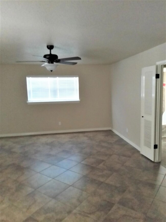 10111 Woodway Dr, El Paso, TX 79925 - photo 7