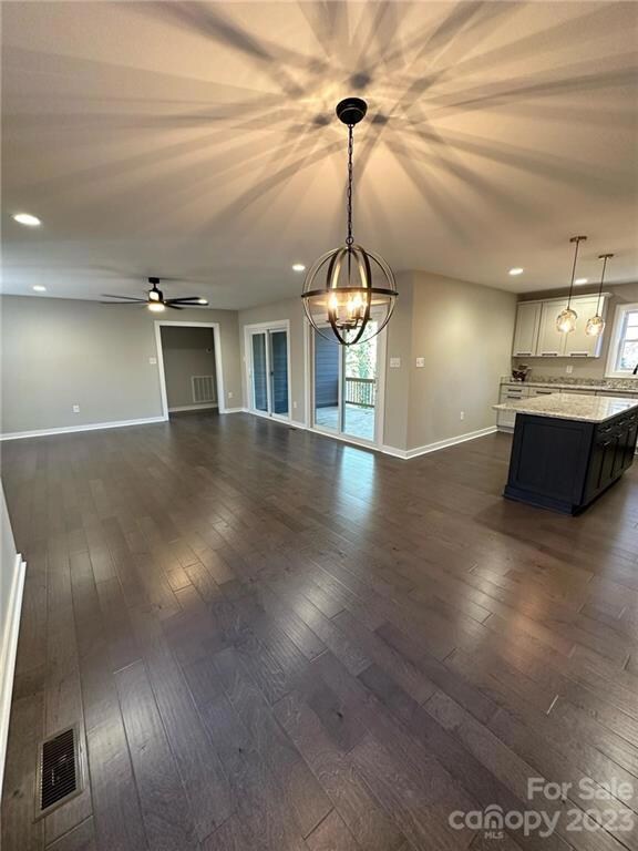 364 N Oakwood Dr, Statesville, NC 28677 - photo 4