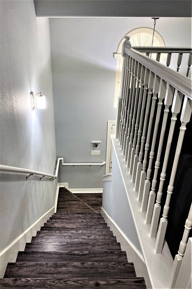 201 S Native Ln, Houston, TX 77022 - photo 5