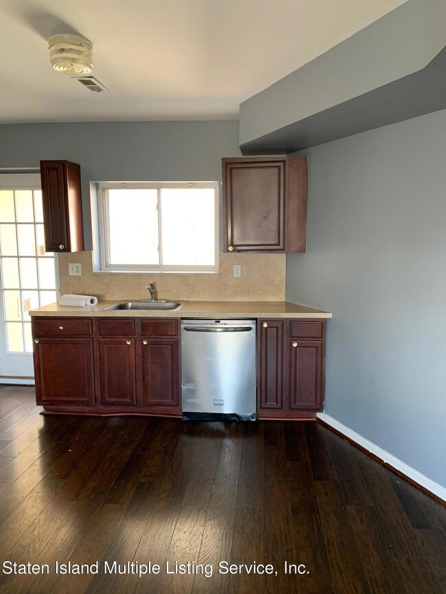 3211 Richmond Rd, Staten Island, NY 10306 - photo 4