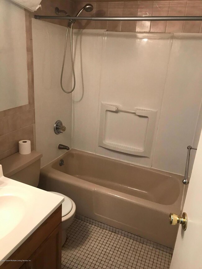 21 Perry Ave, Staten Island, NY 10314 - photo 7