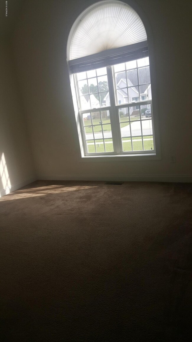 2024 Charterhouse Ln, Winterville, NC 28590 - photo 3