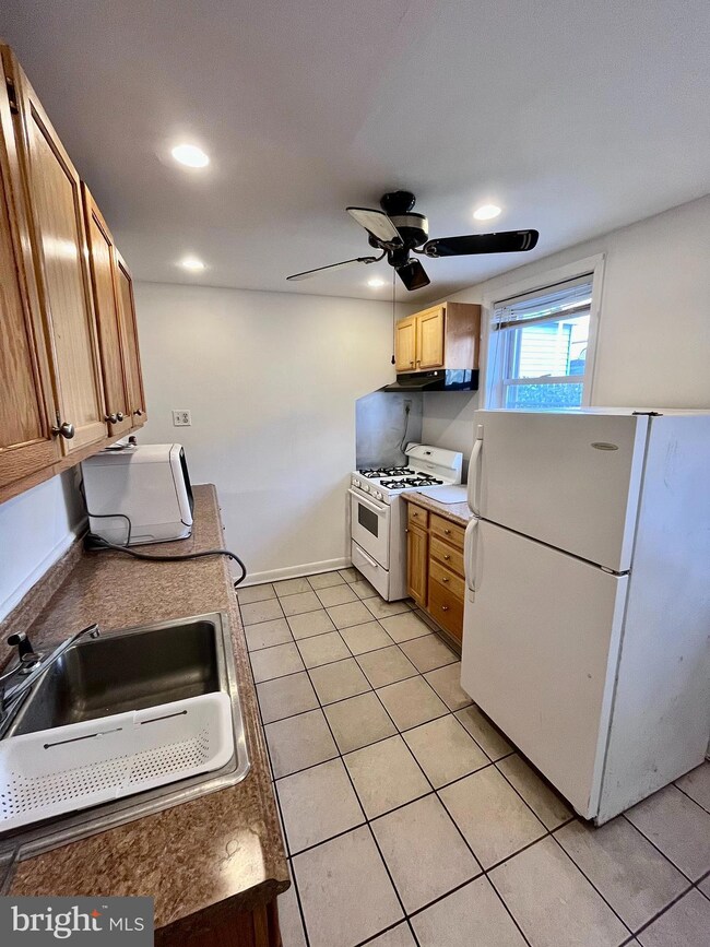 3274 Tilton St, Philadelphia, PA 19134 - photo 4