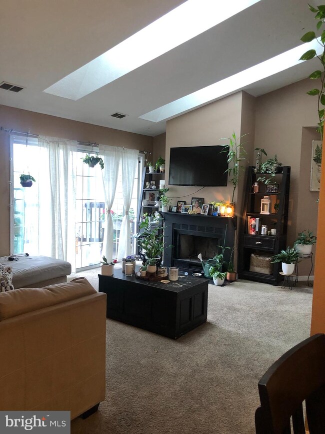 104 Timberlake Terrace unit 10, Stephens City, VA 22655 - photo 3