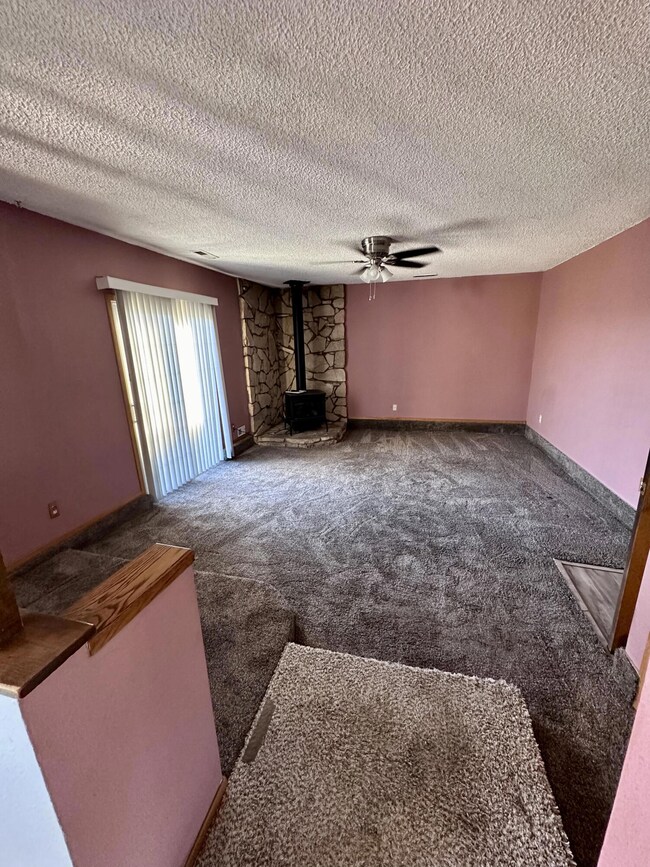 3910 Gregory Dr, Klamath Falls, OR 97603 - photo 4