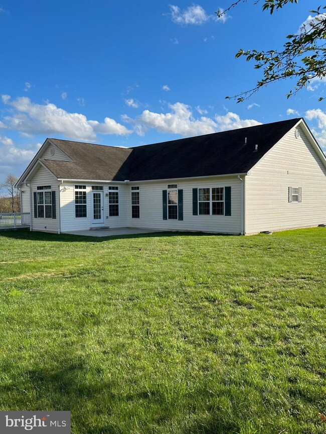 17 Patapsco Cir, Falling Waters, WV 25419 - photo 3
