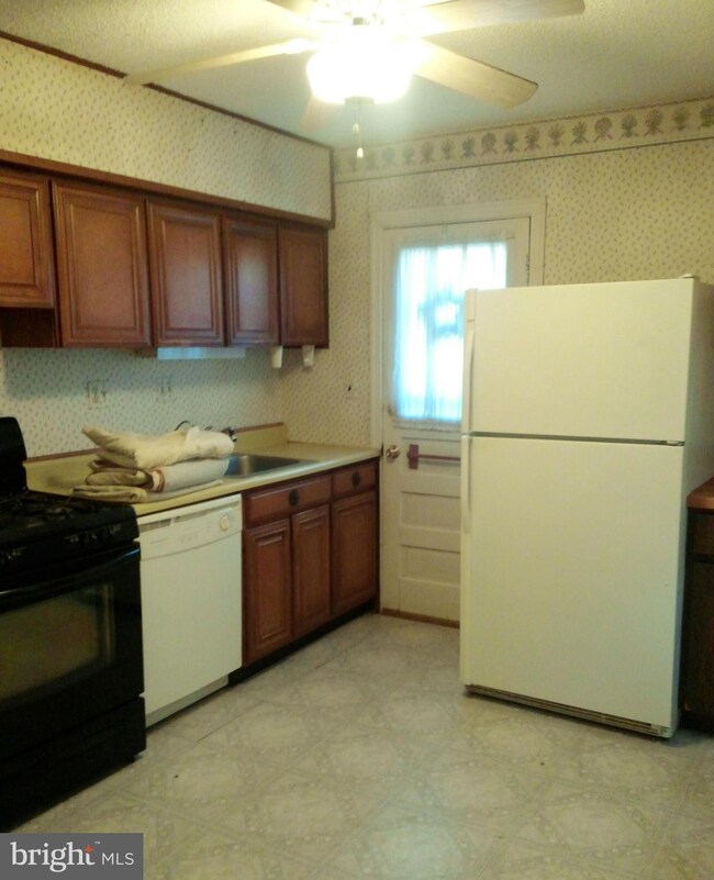 9020 2nd St, Lanham, MD 20706 - photo 5