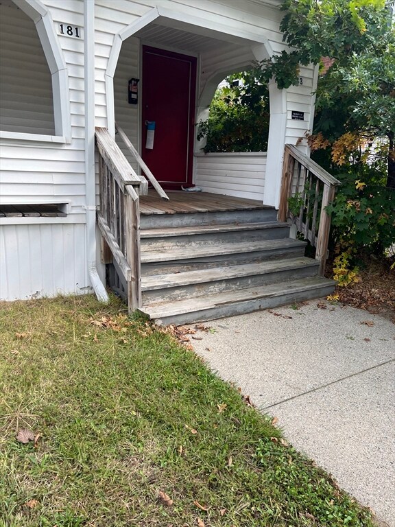 183 Middlesex St, Springfield, MA 01109 - photo 5