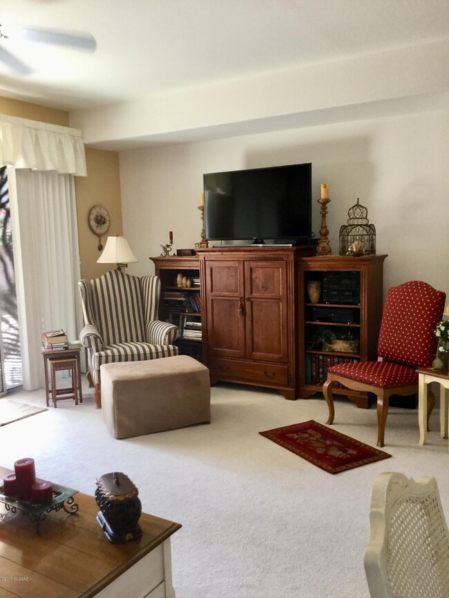 Spacious living room