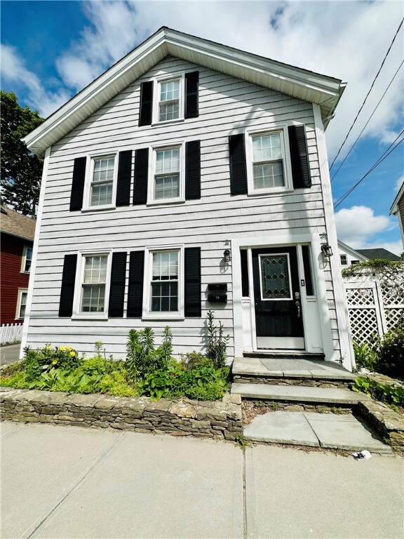 74 Warner St unit 2, Newport, RI 02840 - photo 2