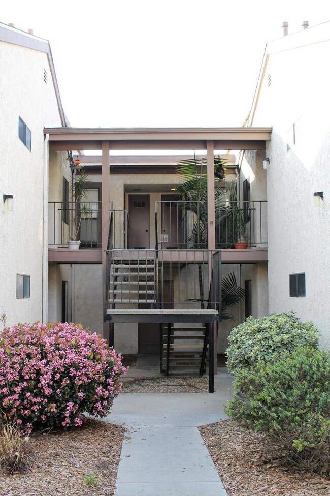 5226 Longfellow Way, Oxnard, CA 93033 - photo 3