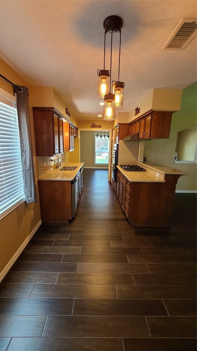 9710 Kirkfalls Dr, Houston, TX 77089 - photo 7